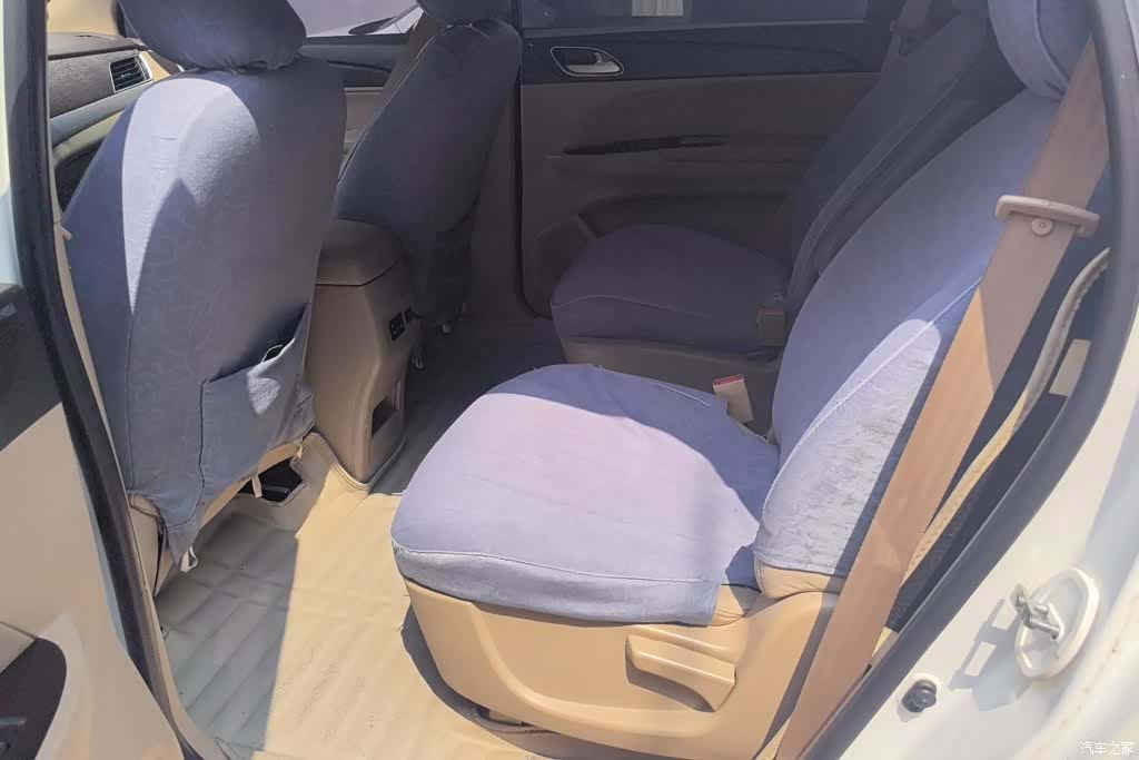 Wuling 730, 2016 11