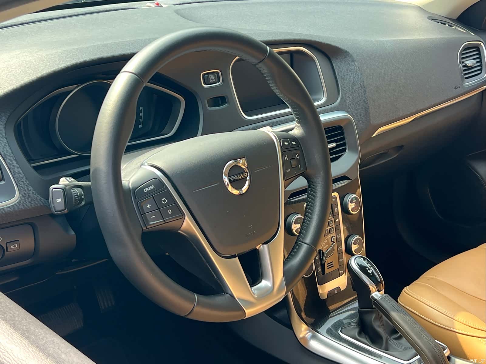 Volvo V40, 2018 все фото