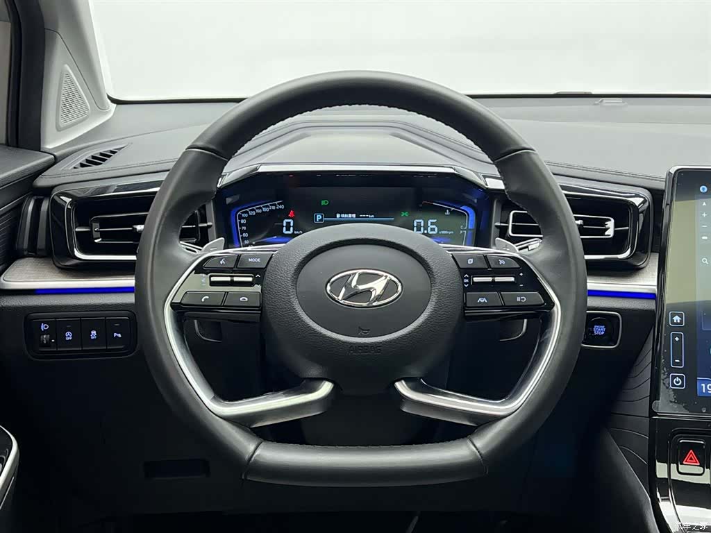 Hyundai Custo, 2022 18