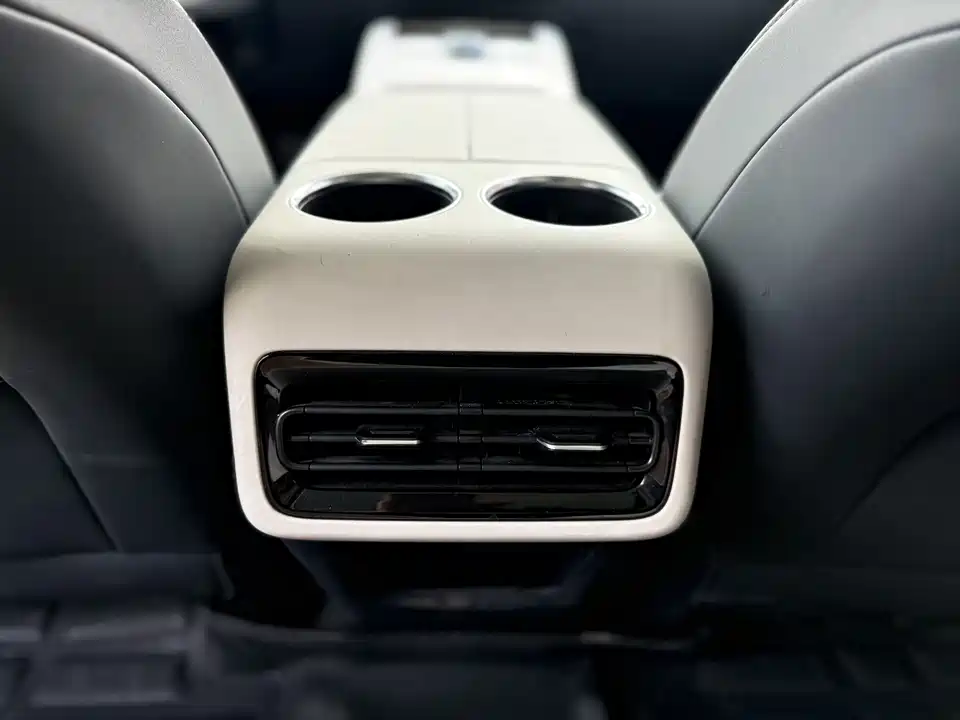 Geely Galaxy Galaxy E8