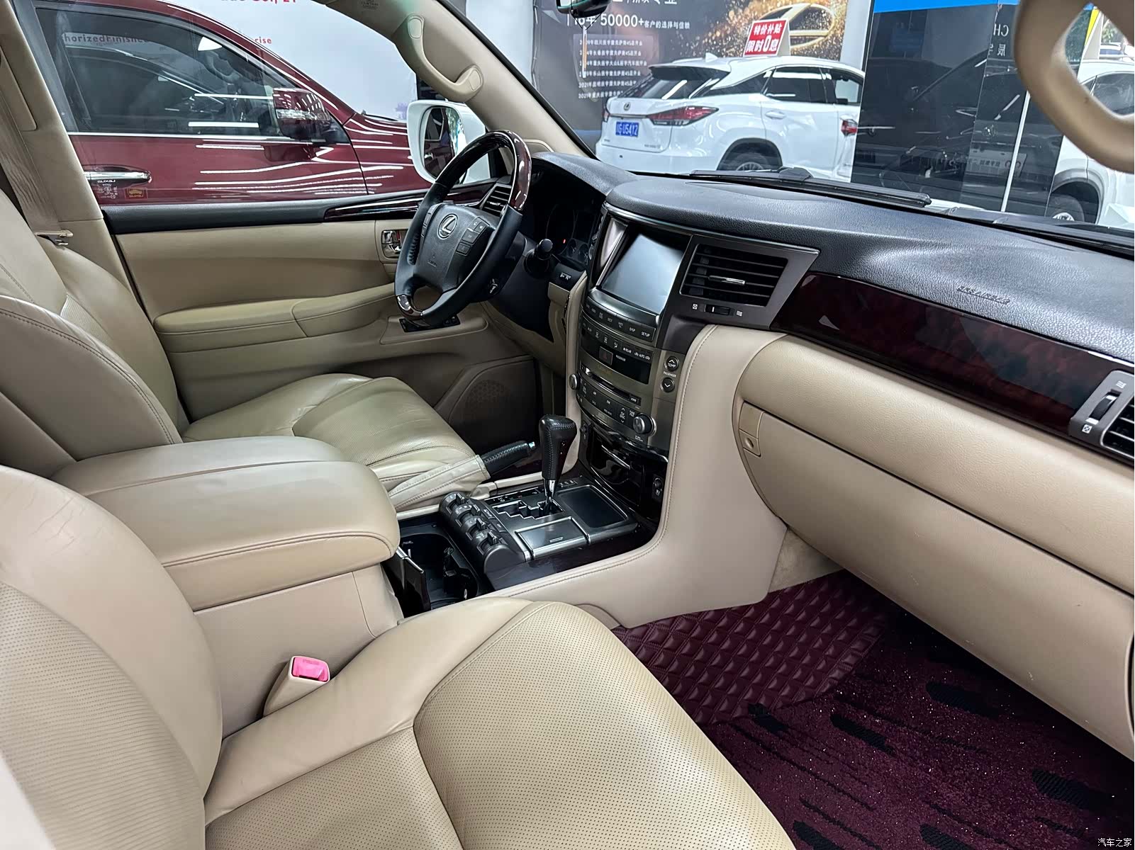 Lexus LX, 2011 17