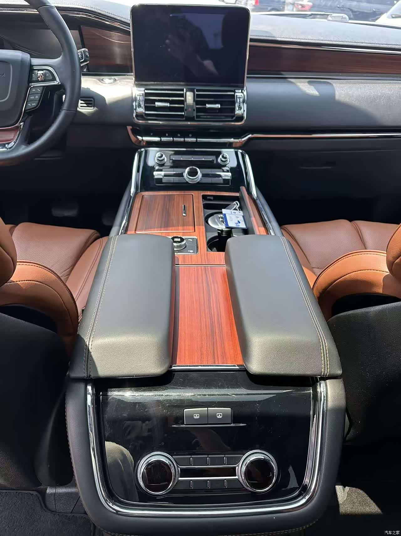 Lincoln Navigator, 2019 10