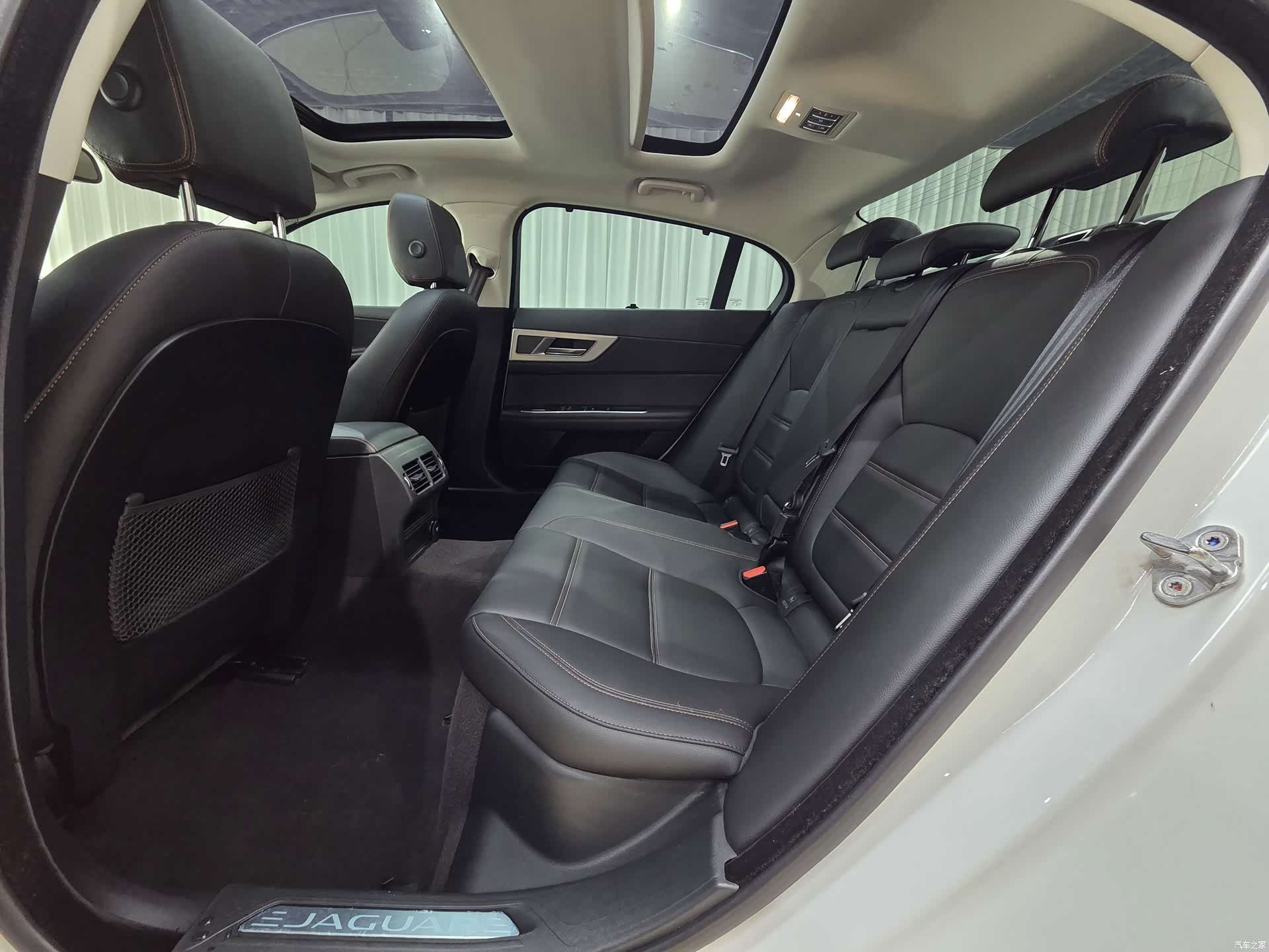Land Rover XEL, 2018 10