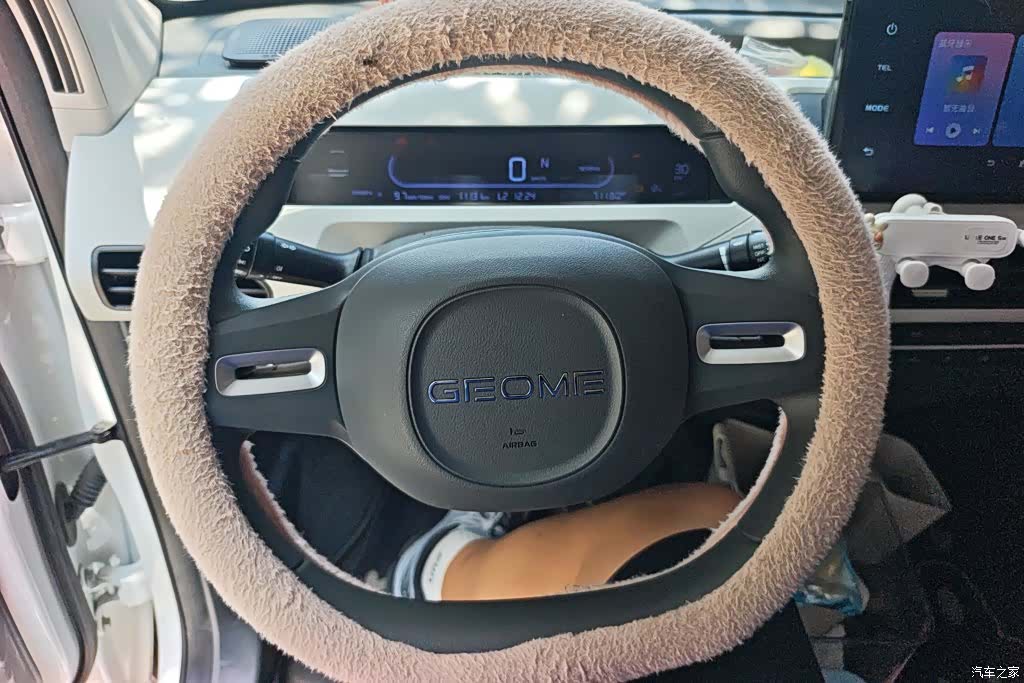 Geely Panda, 2024 15