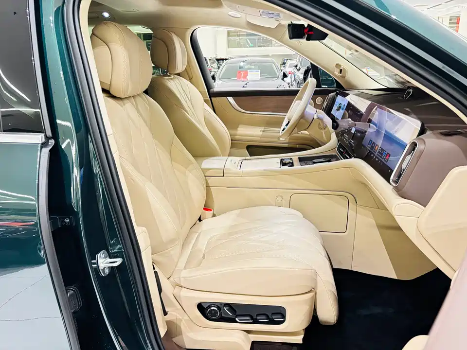 AITO Ask the world M9