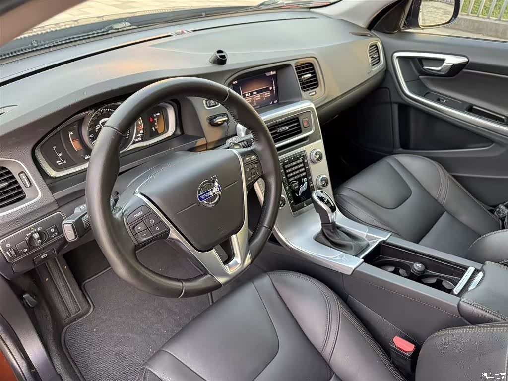 Volvo V60, 2018 15