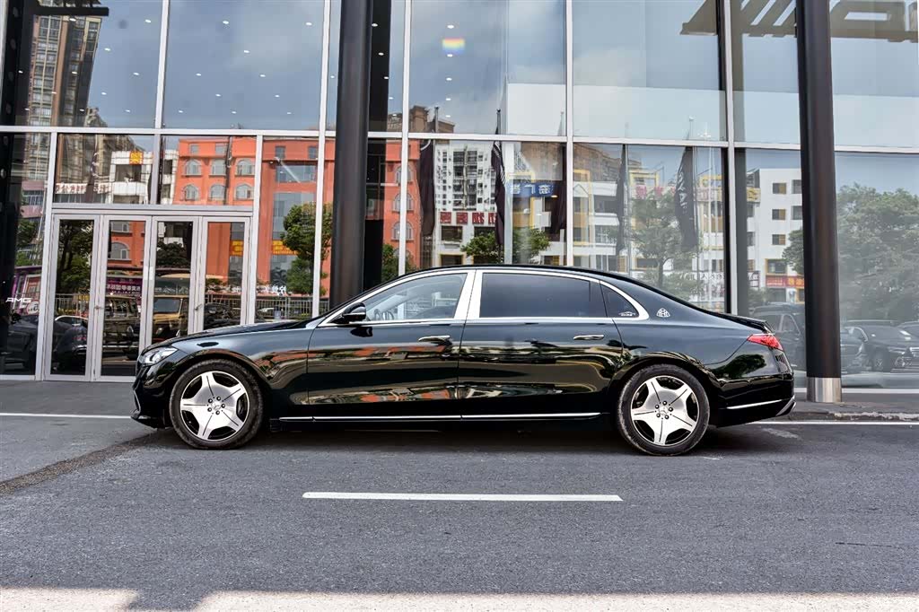 Maybach S-Class, 2024 3