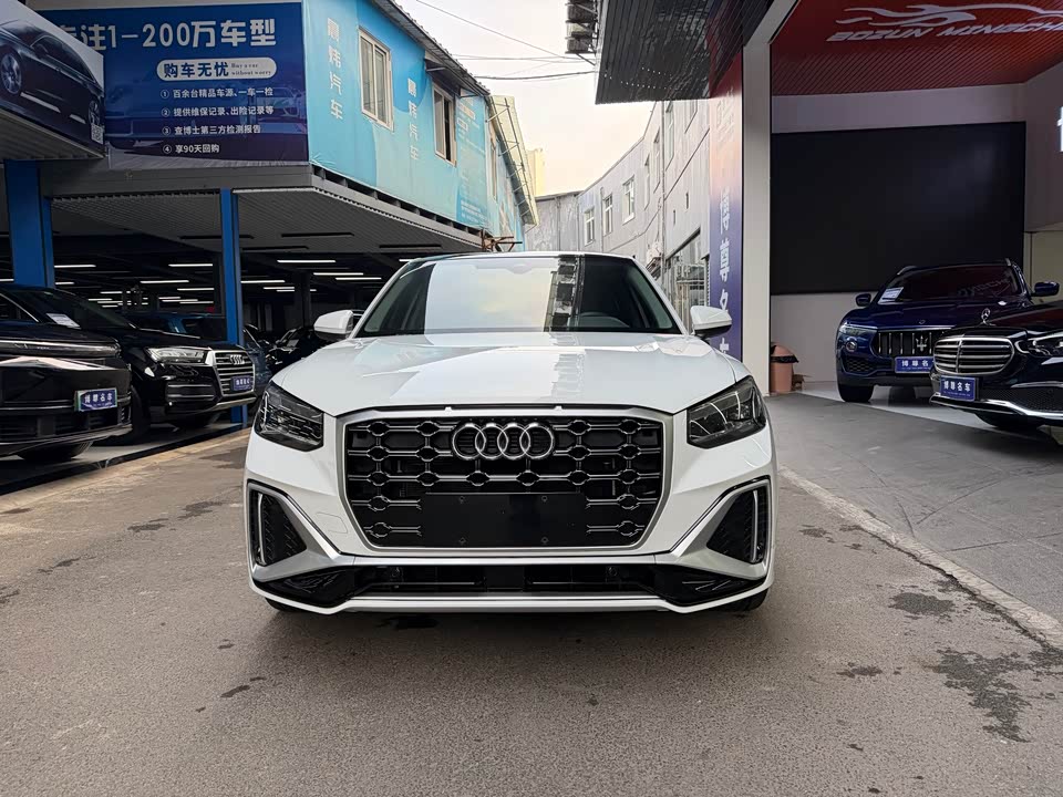 Audi Q2L