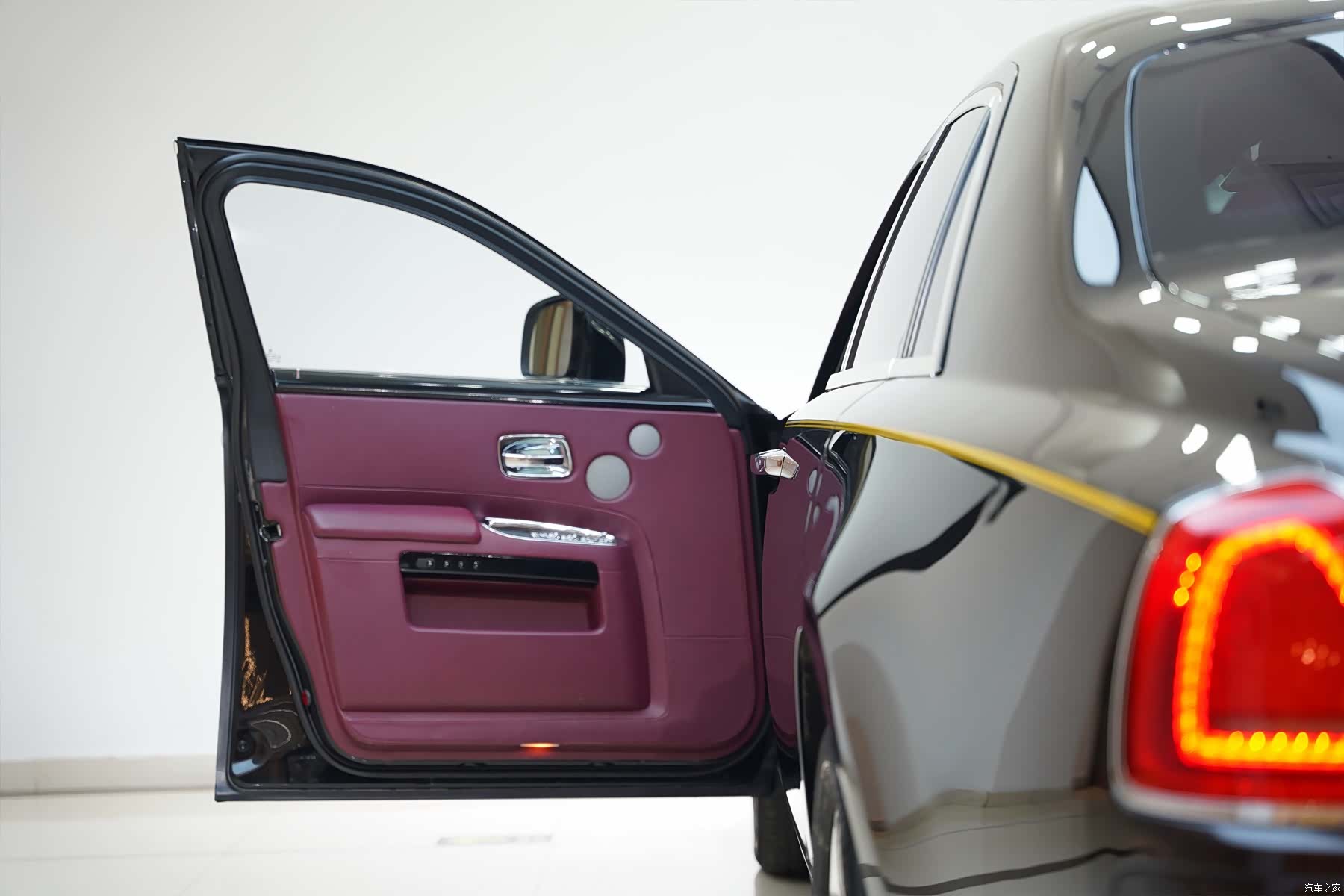 Rolls-Royce Ghost, 2011 11