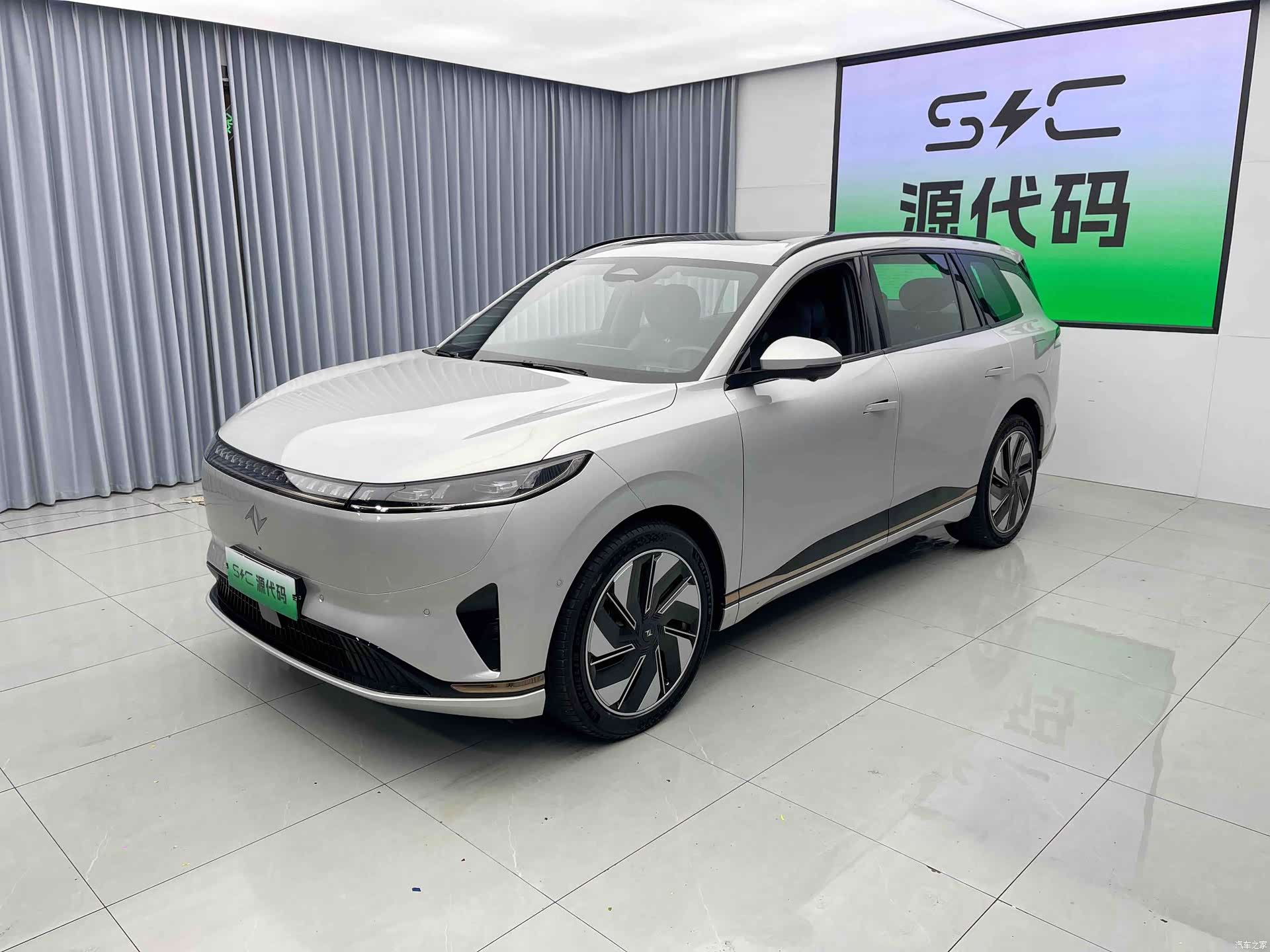 DongFeng eπ008, 2024 10