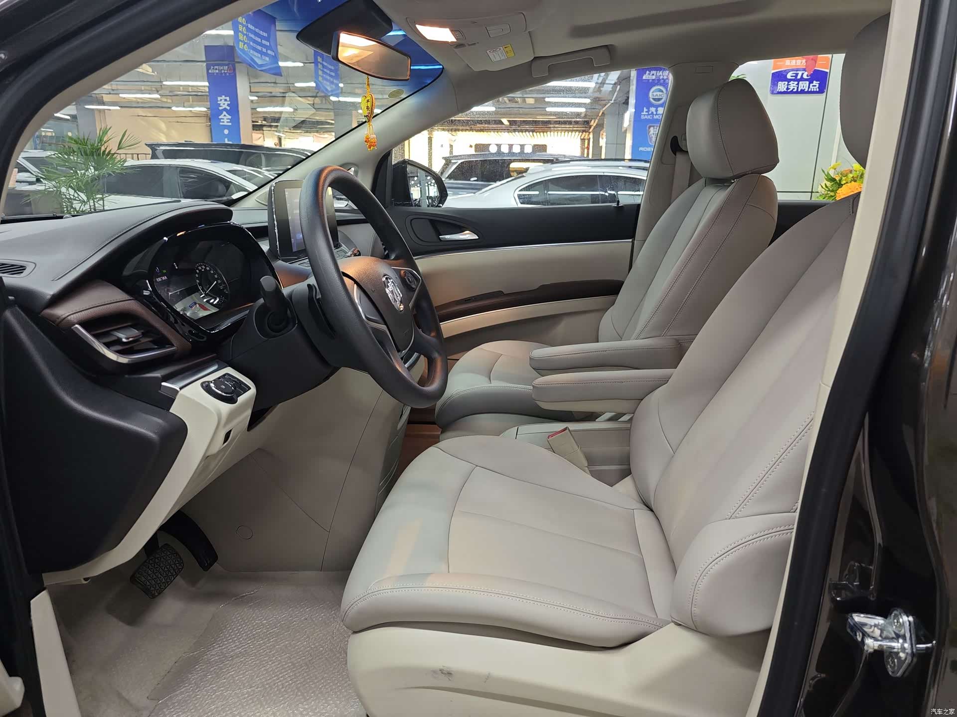 Buick GL8, 2022 все фото