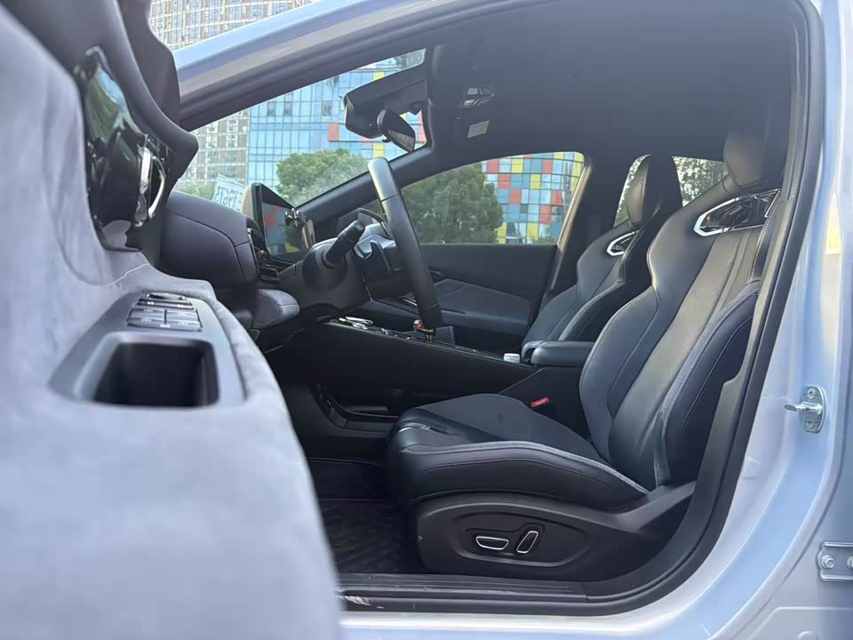 Trumpchi Shadow Leopard