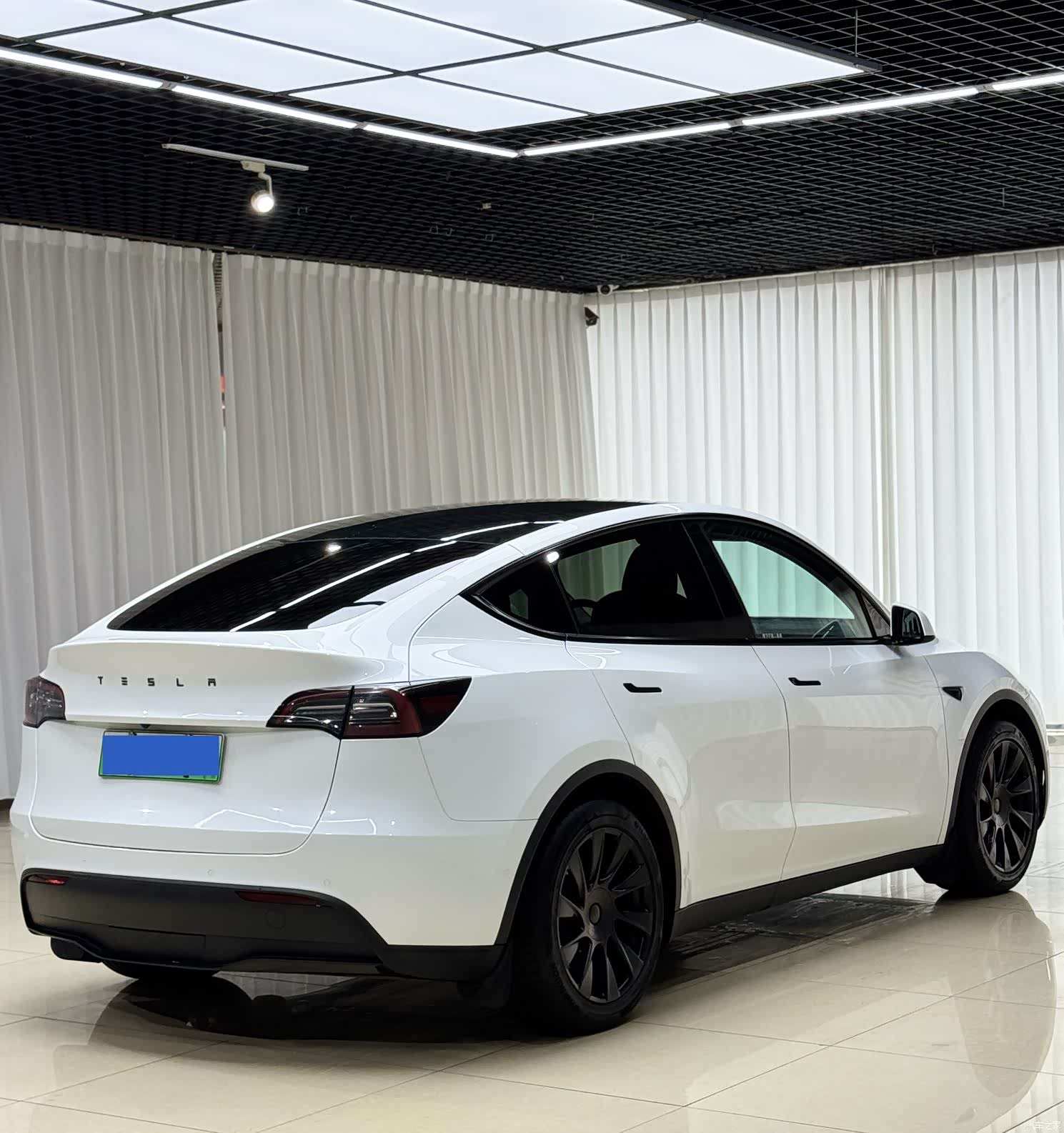 Tesla Model Y, 2022 9