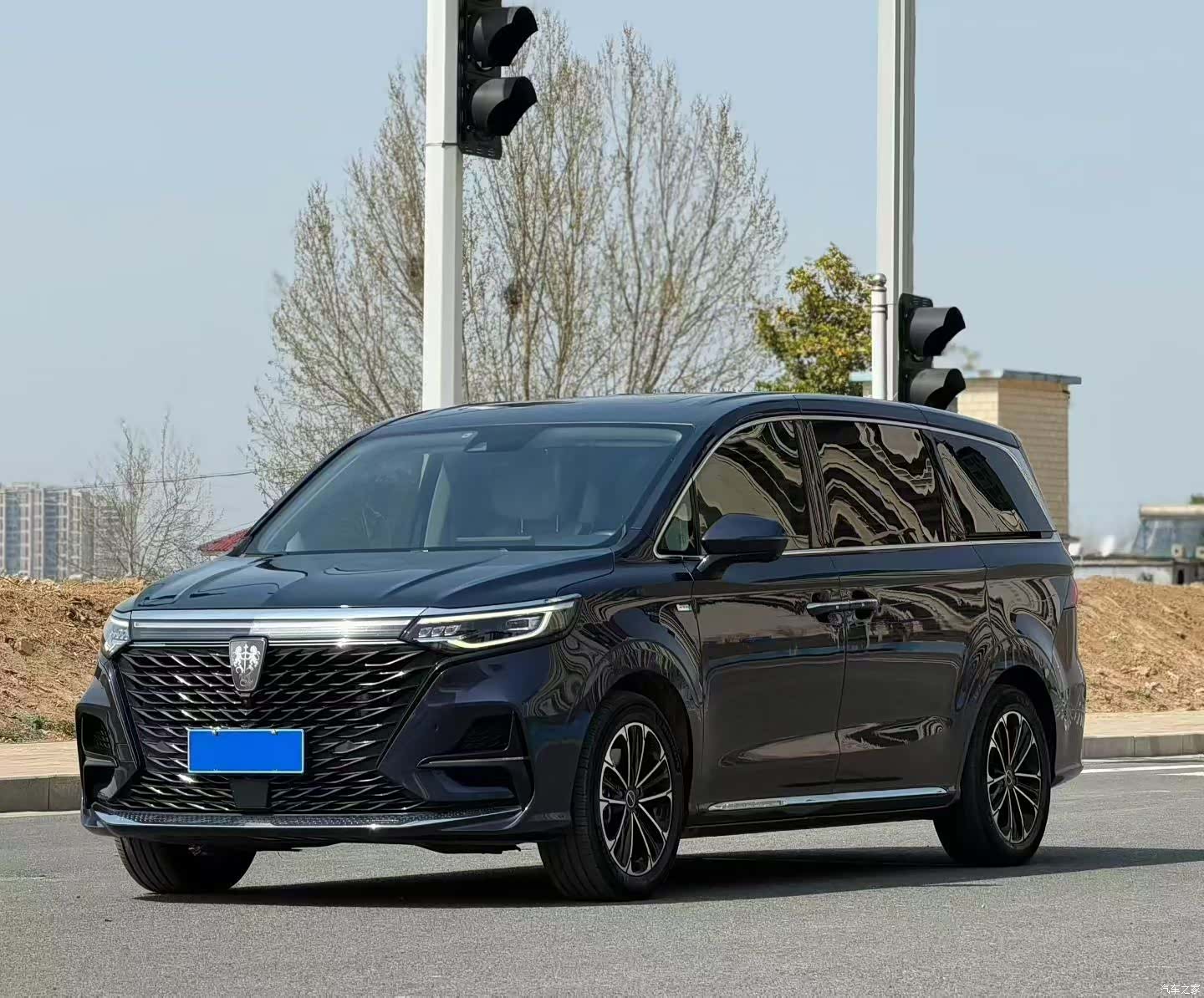 Roewe iMAX8