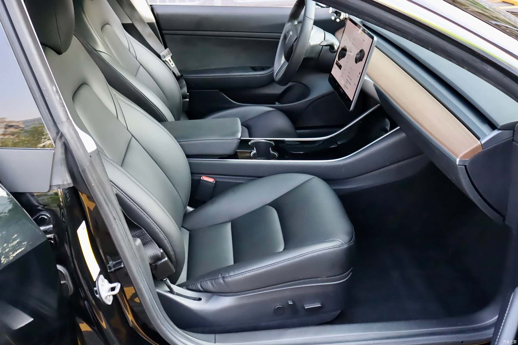 Tesla Model 3, 2020 12