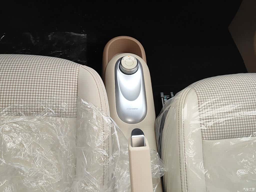 Wuling MINIEV, 2026 10