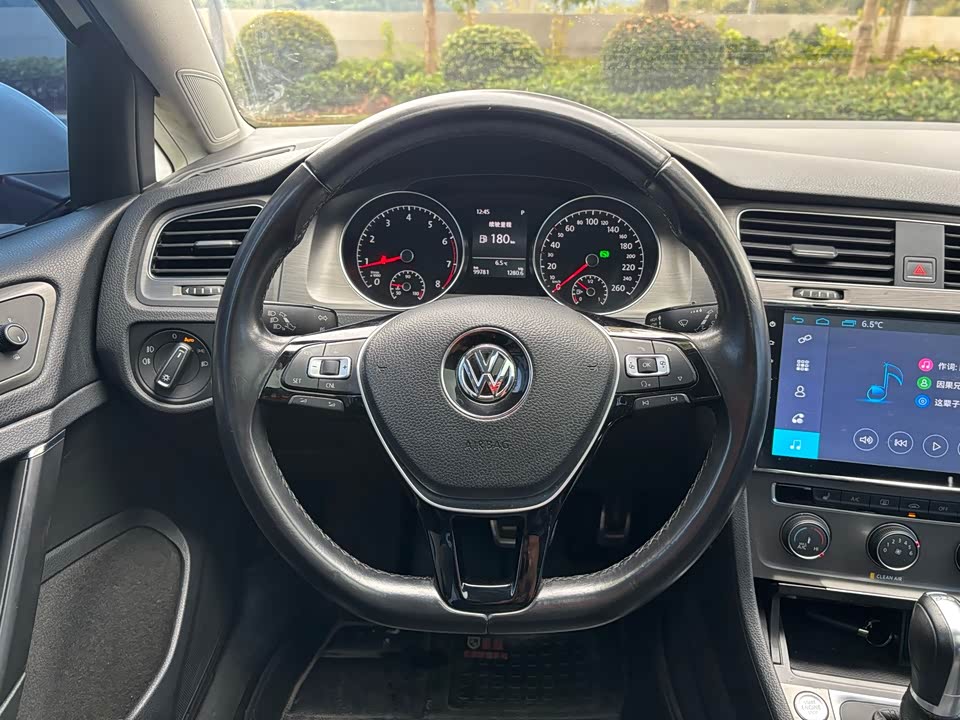 Volkswagen golf
