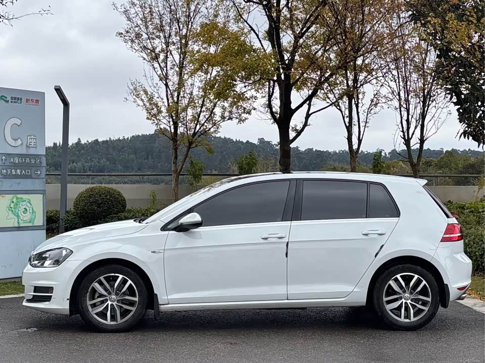 Volkswagen golf