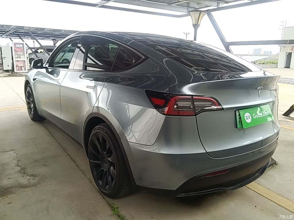 Tesla Model Y, 2021 все фото