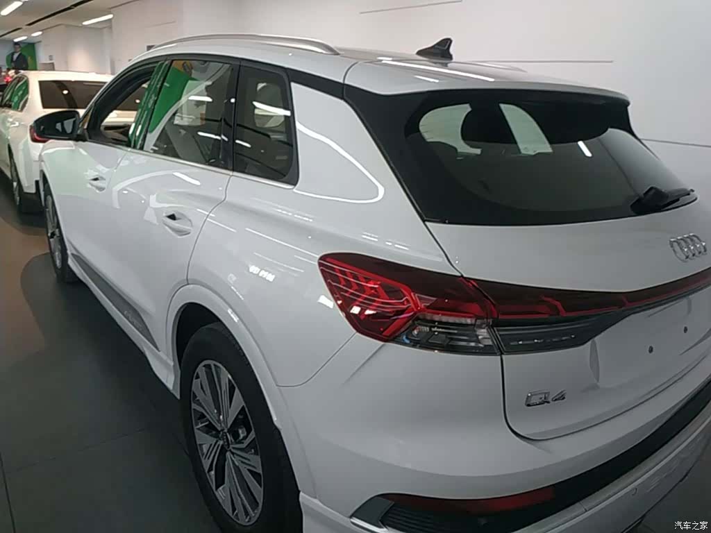 Audi Q4 e-tron, 2025 все фото