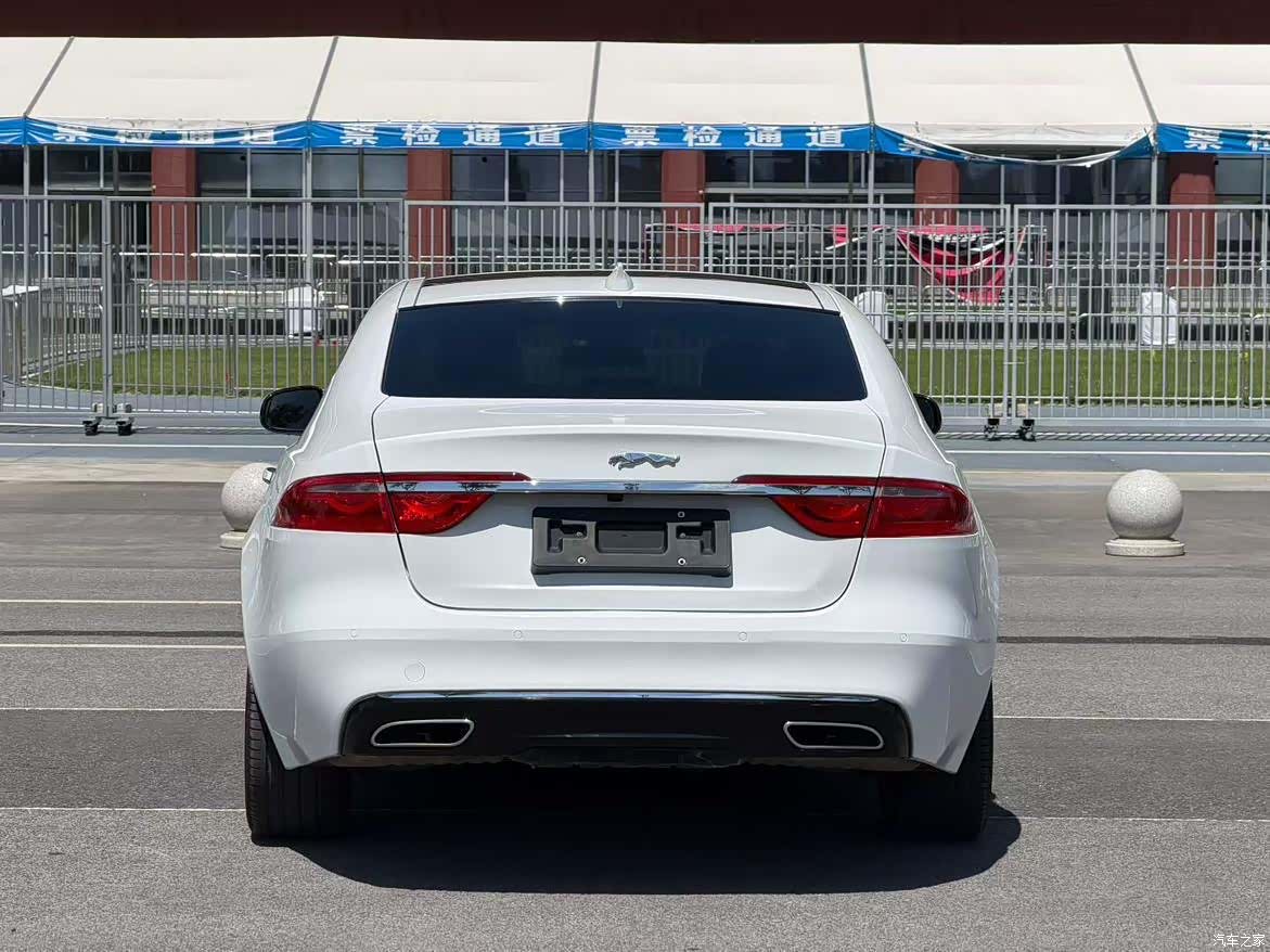 Land Rover XFL, 2019 8