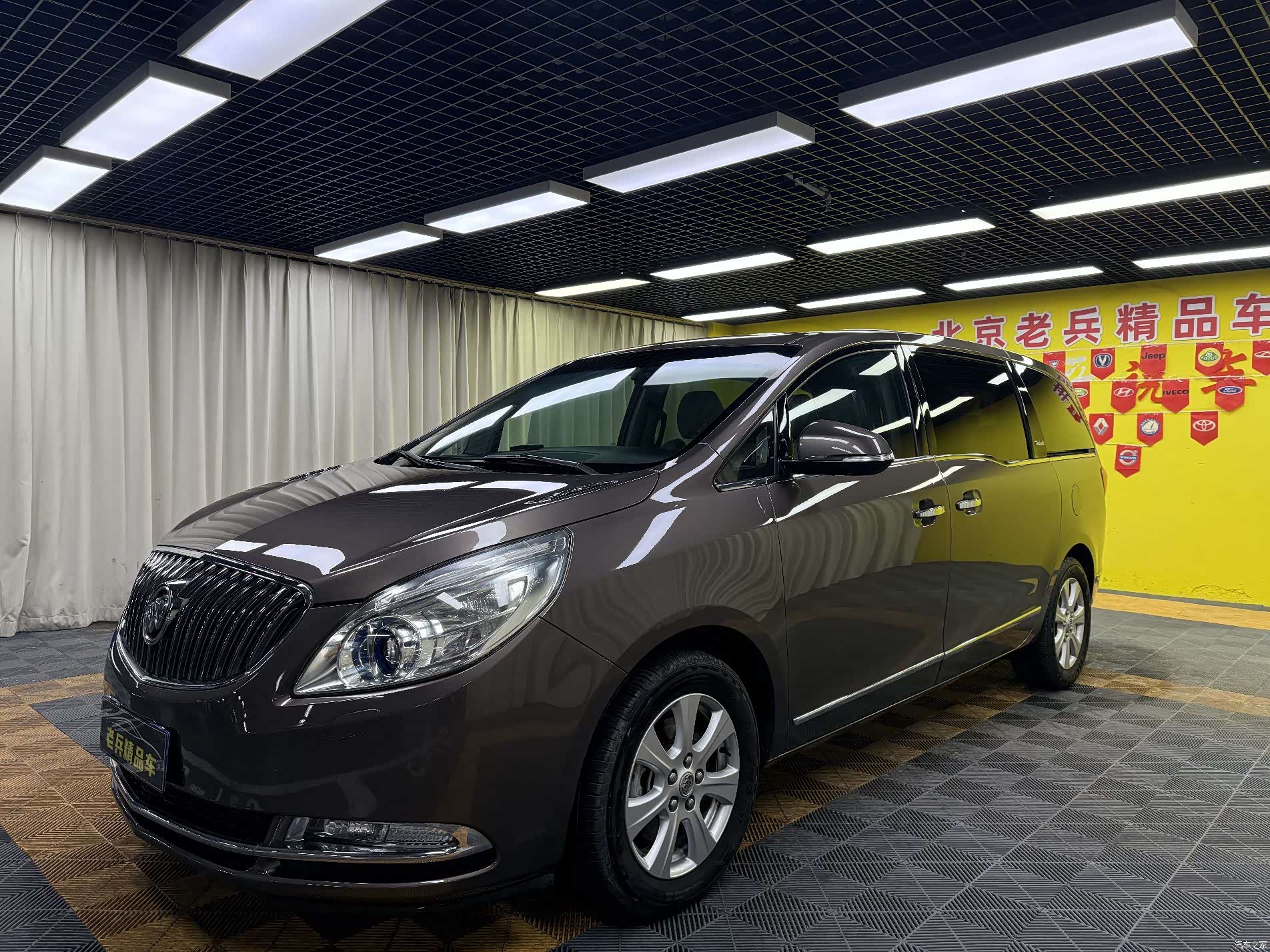 Buick GL8, 2015 1