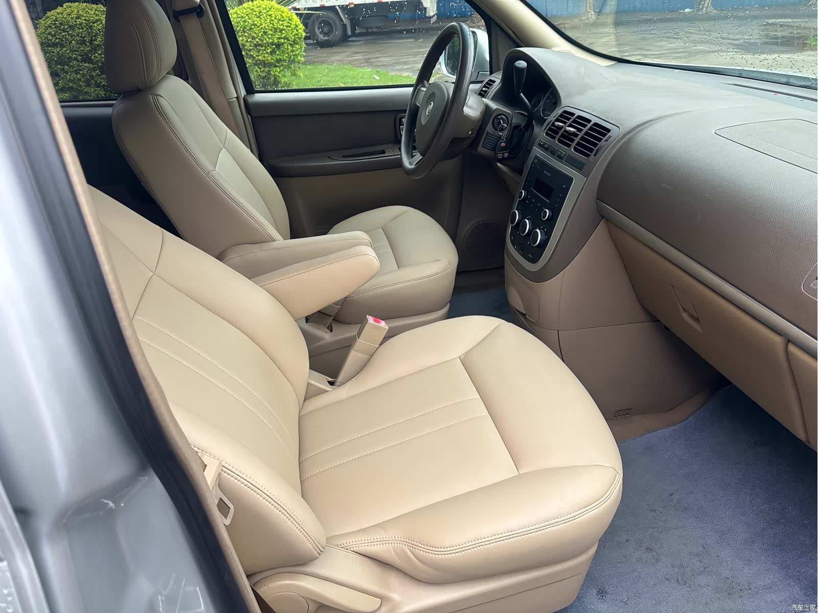 Buick GL8, 2015 7
