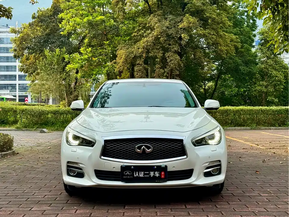 Infiniti Q50L