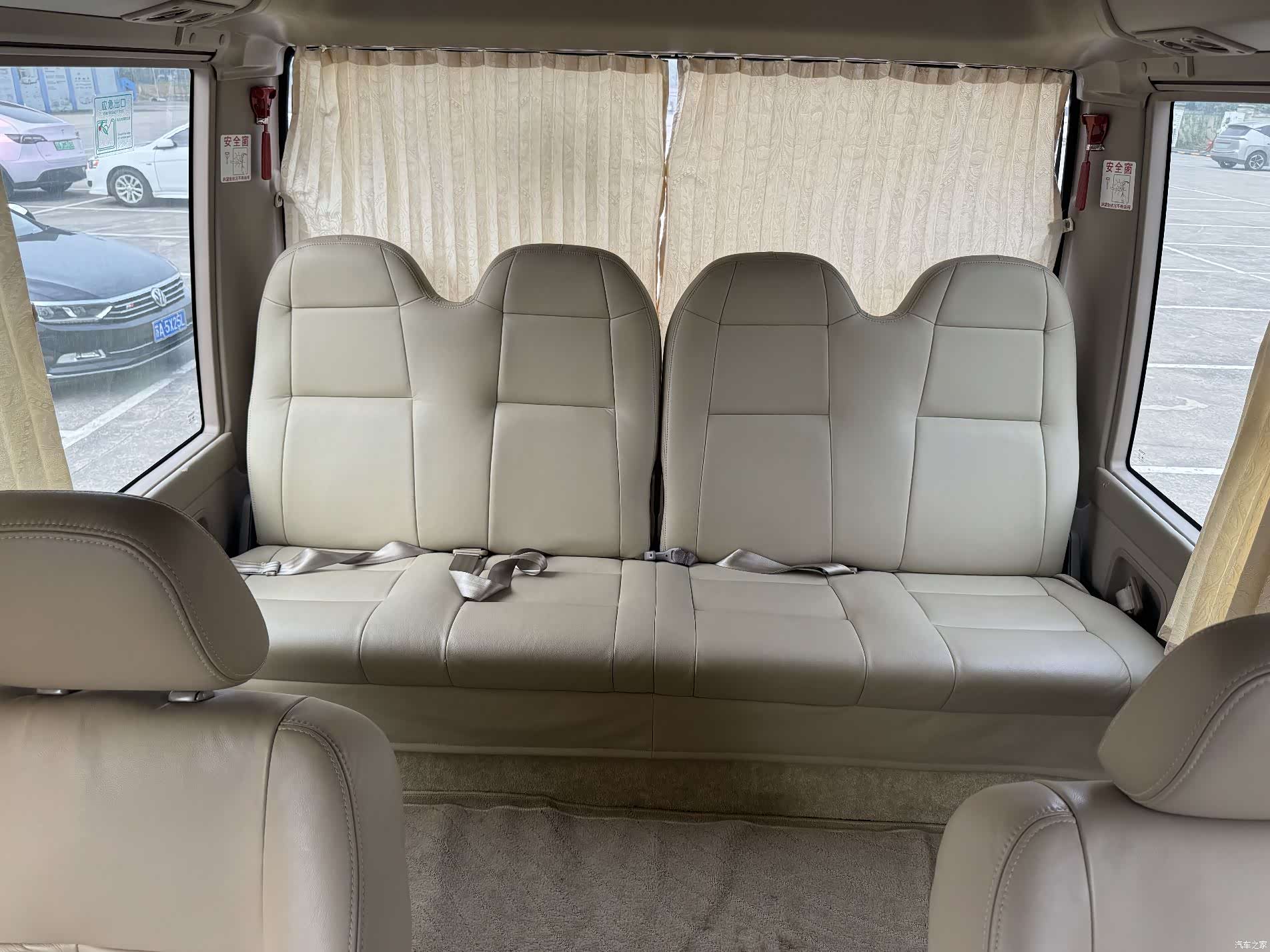 Toyota Coaster, 2011 16