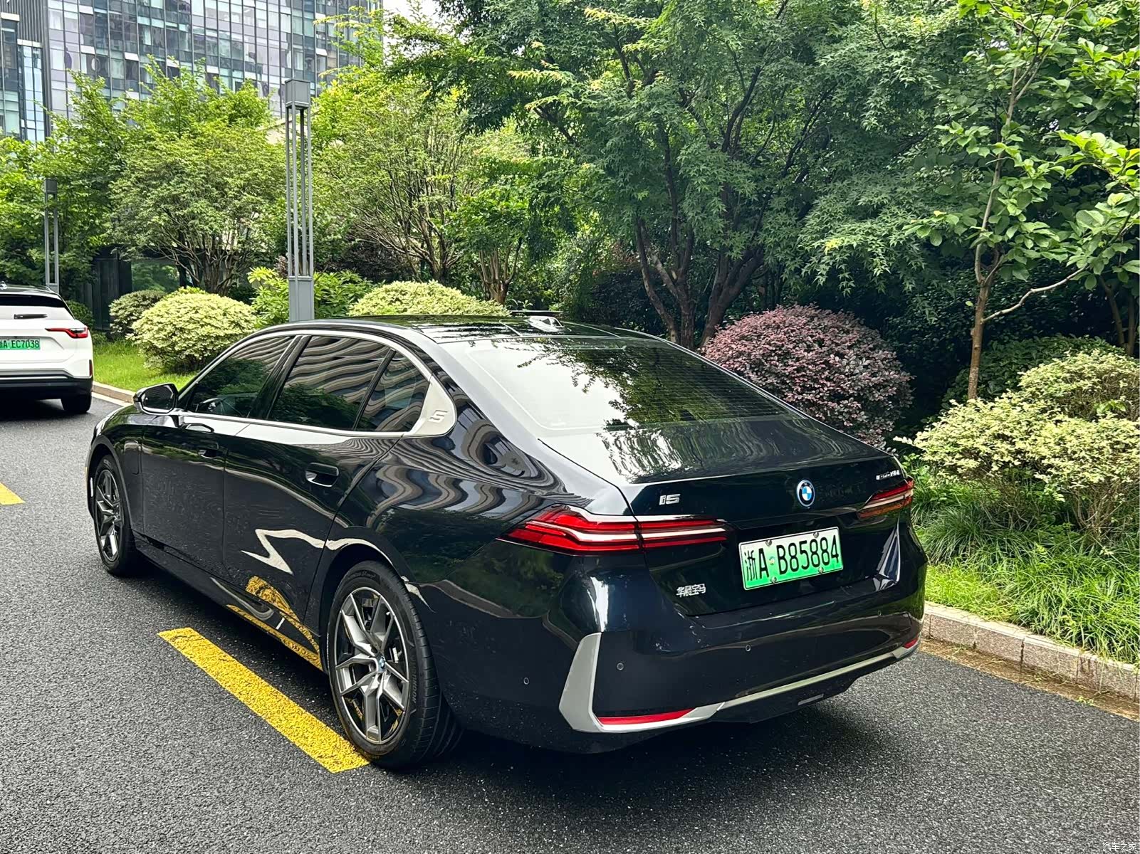 BMW i5, 2025 все фото