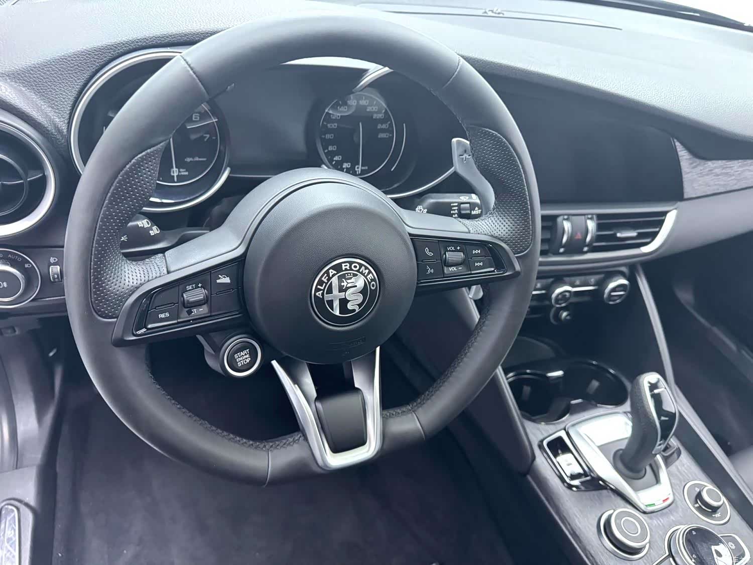 Alfa Romeo Giulia, 2021 7