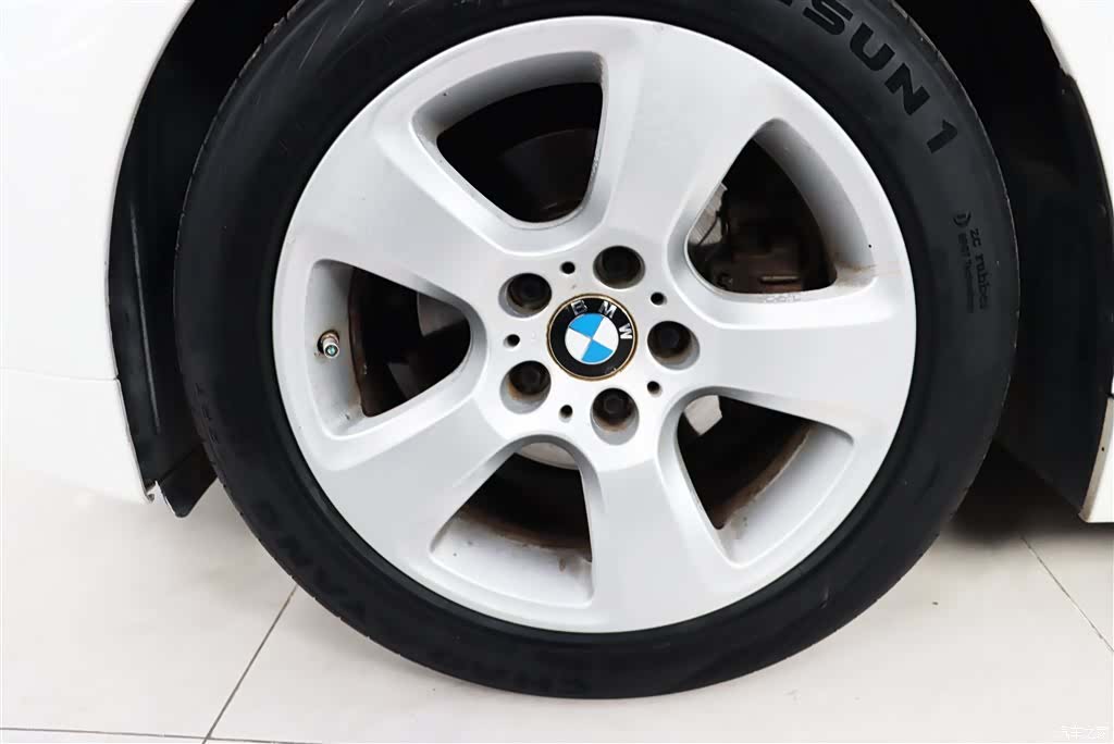 BMW 5 Series, 2010 13