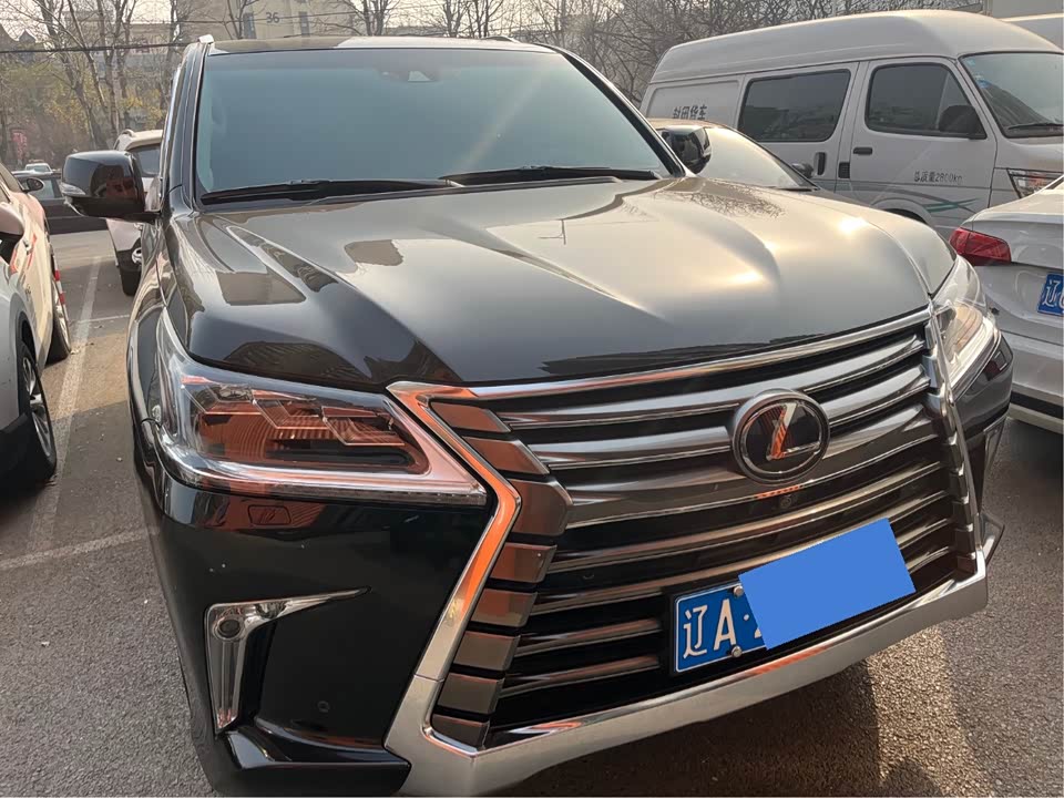 Lexus LX