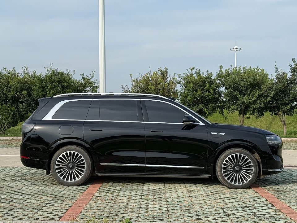 AITO Ask the world M9