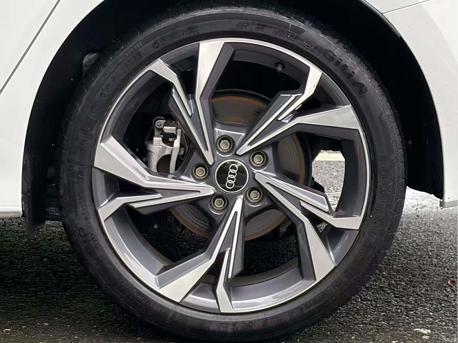 Audi Flying Spur, 2025 9