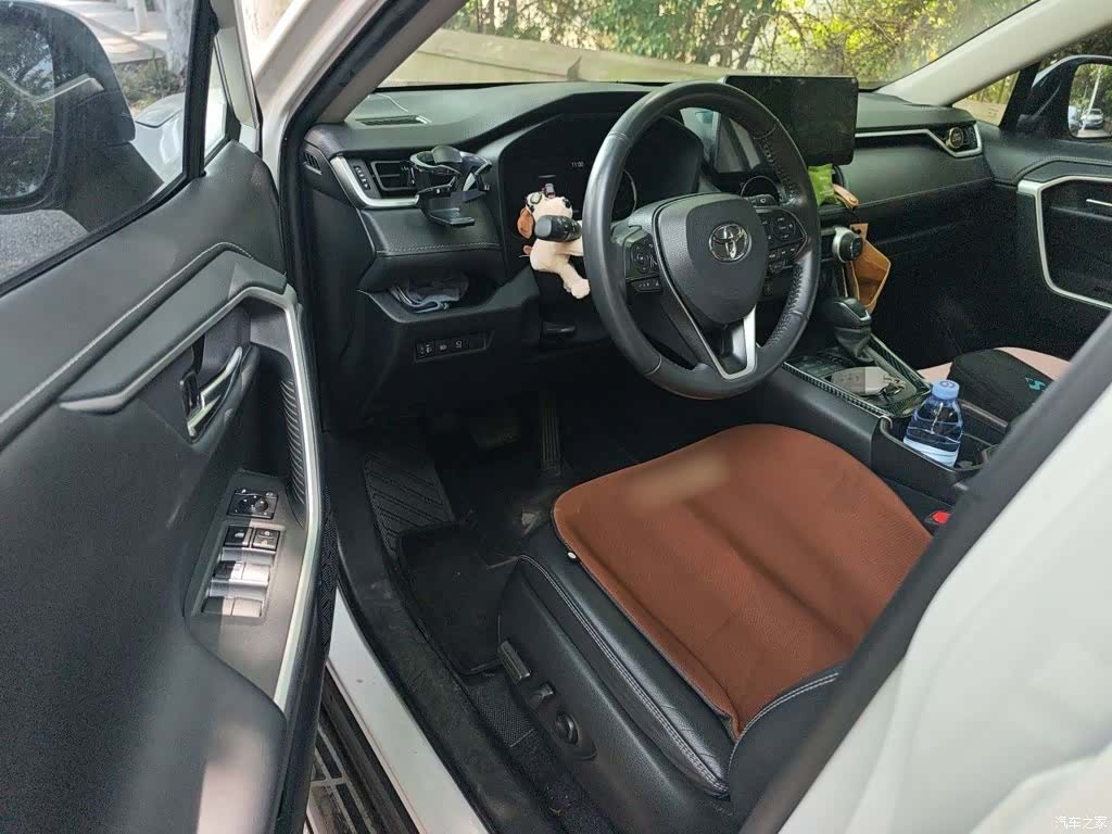 Toyota RAV4, 2021 14