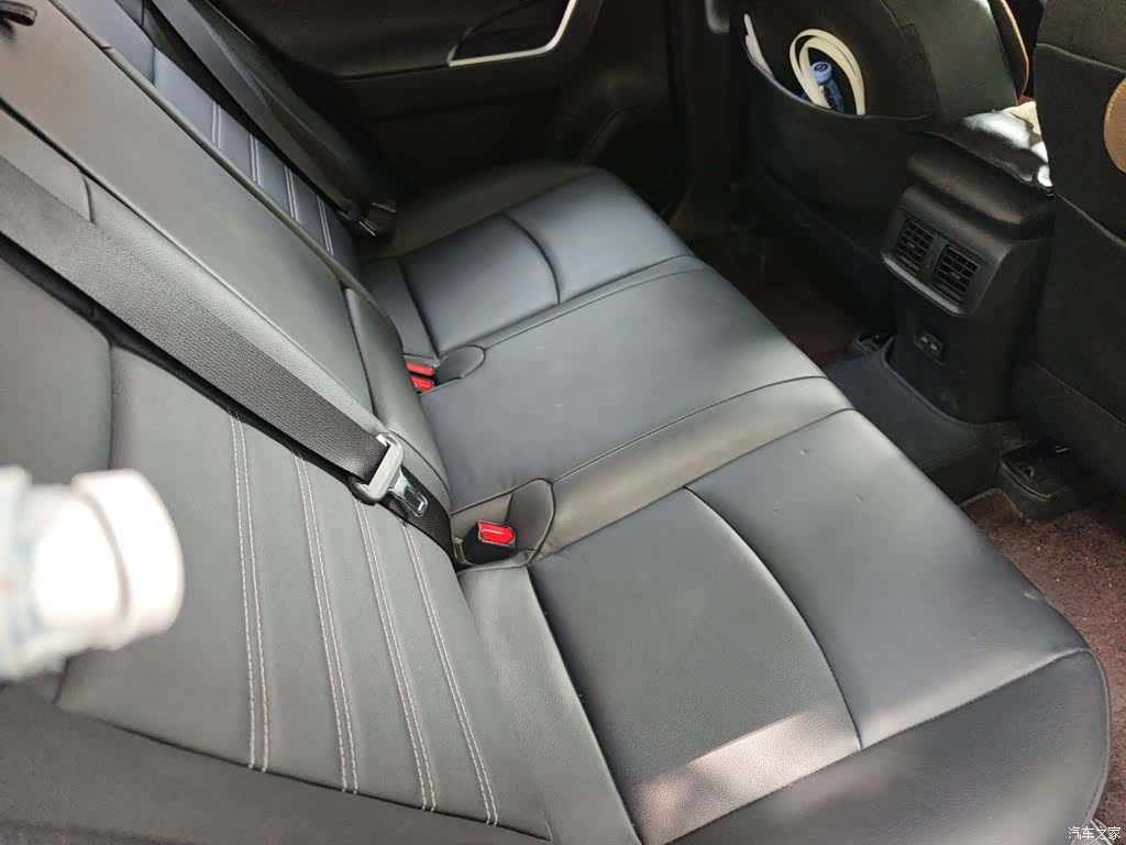 Toyota RAV4, 2021 15