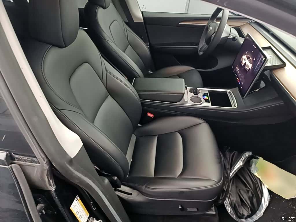 Tesla Model Y, 2022 25