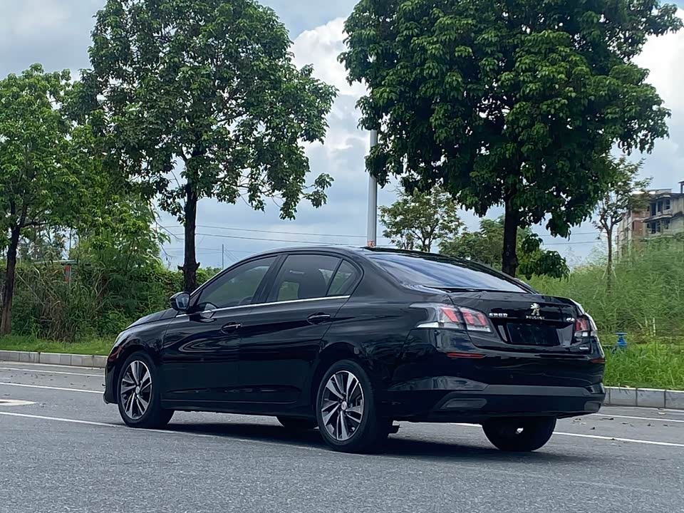 Peugeot 408