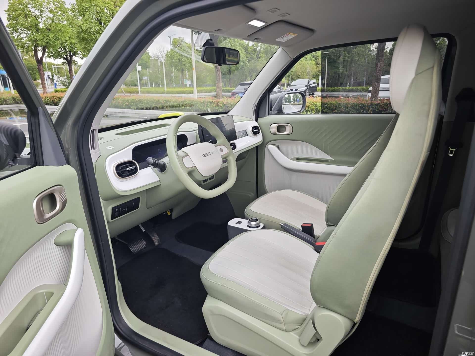 Geely Panda, 2025 8