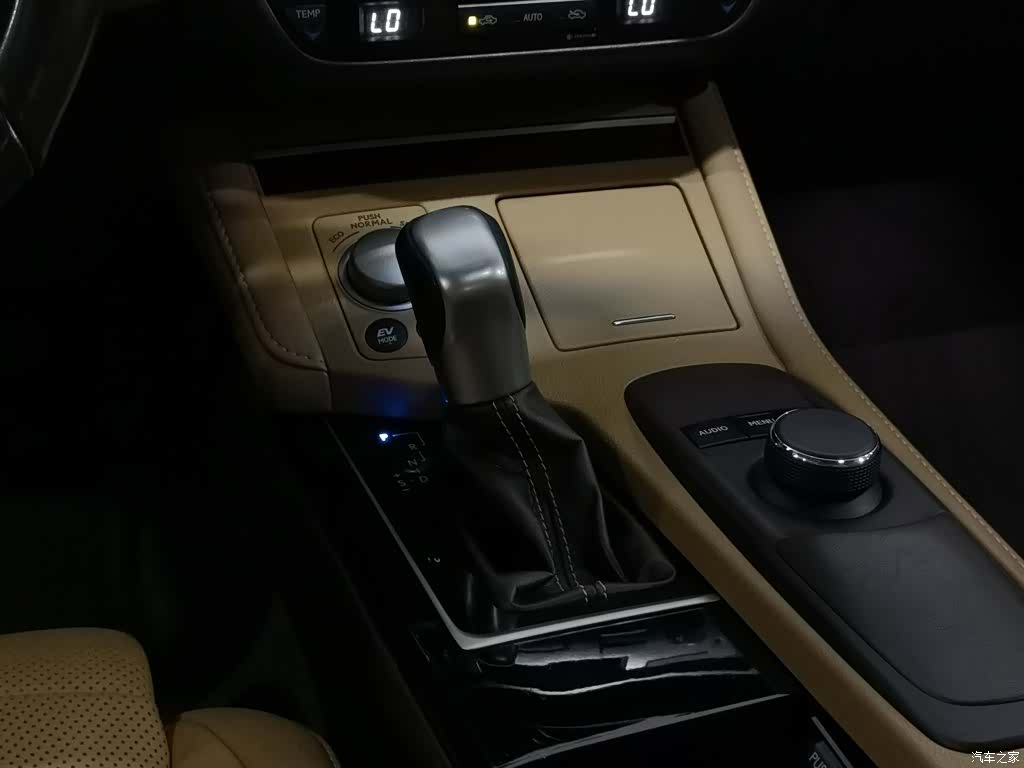 Lexus ES, 2017 13