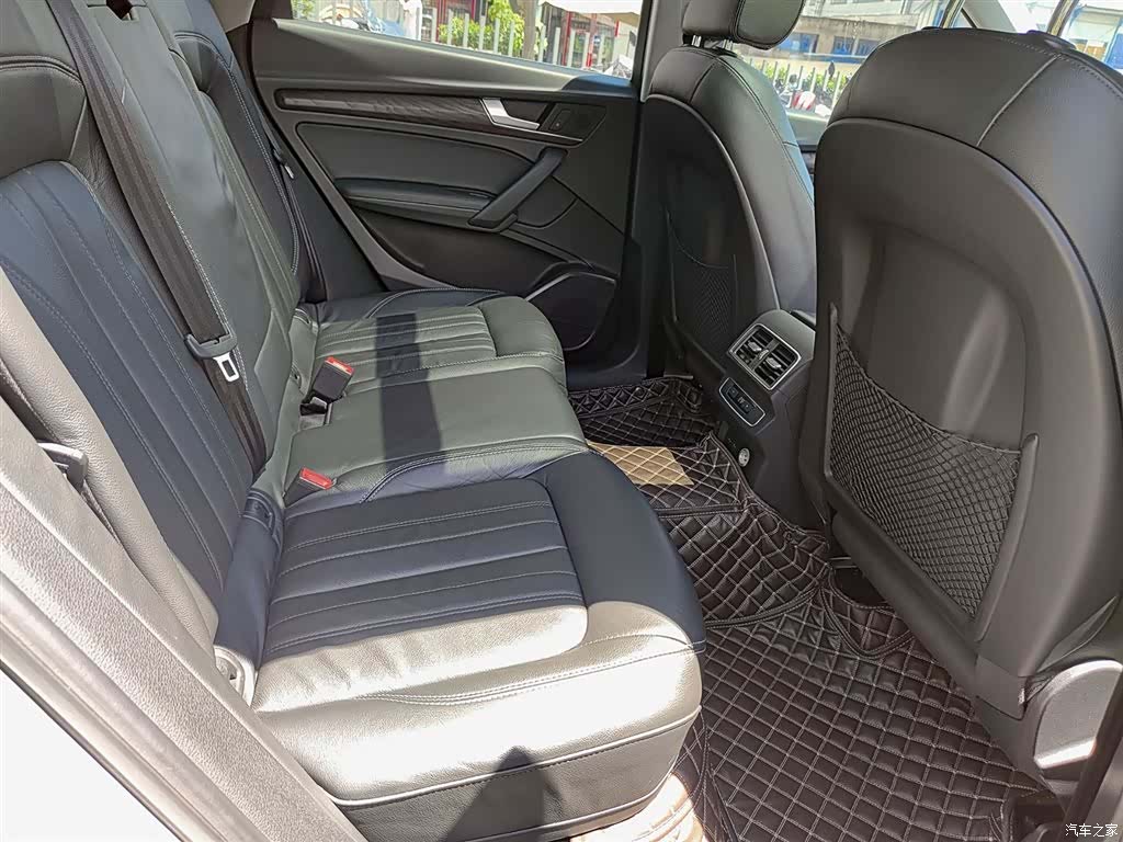 Audi Q5L, 2021 11