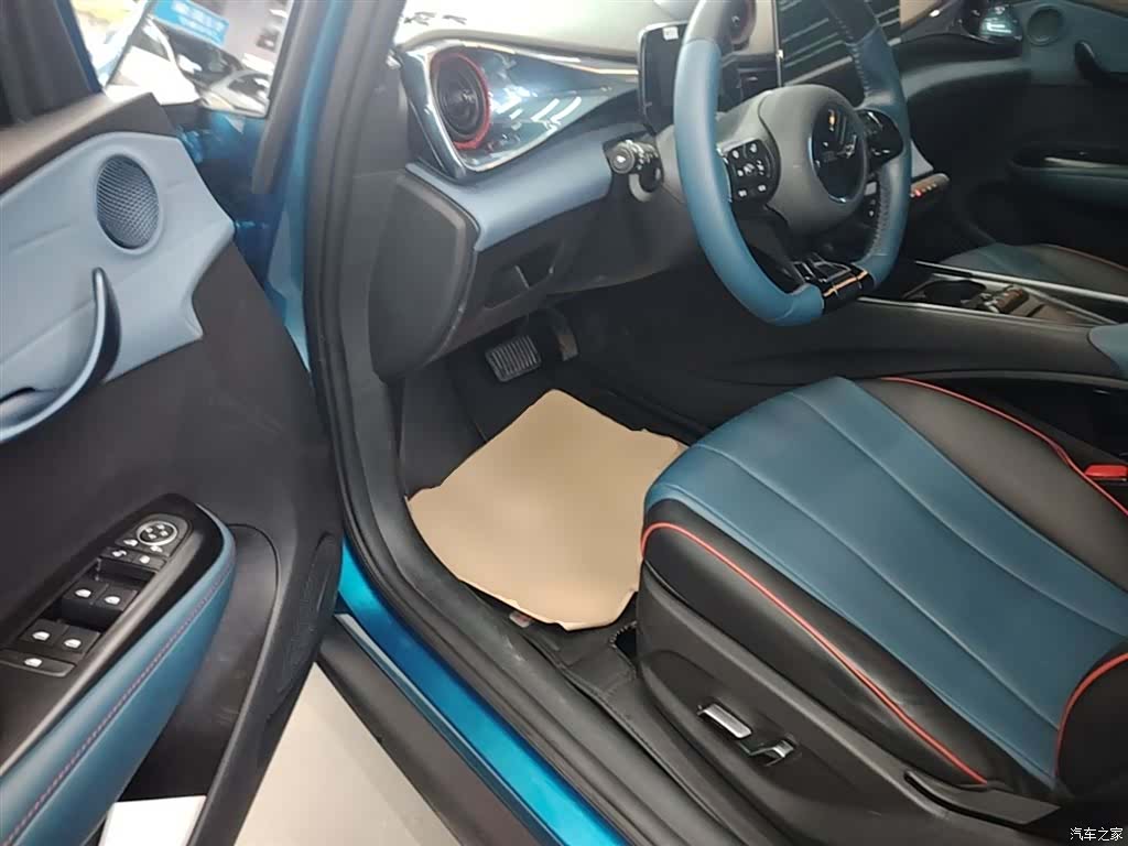 BYD Dolphin, 2023 15
