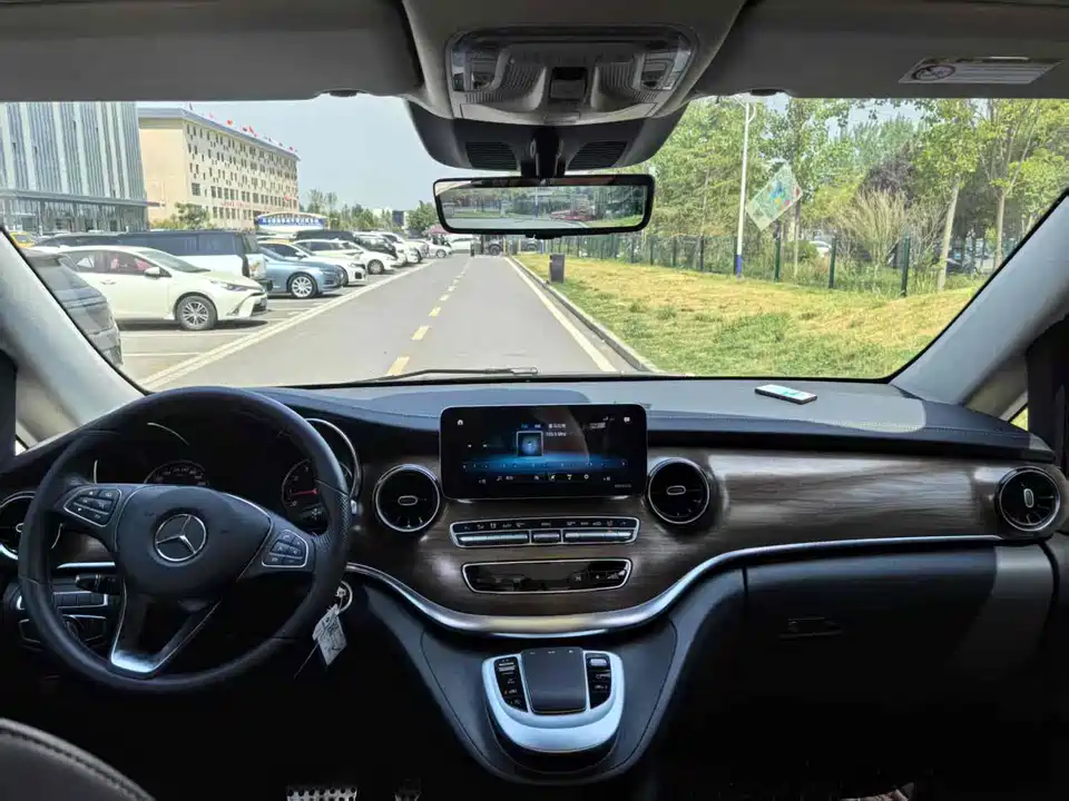 Mercedes-Benz V-class