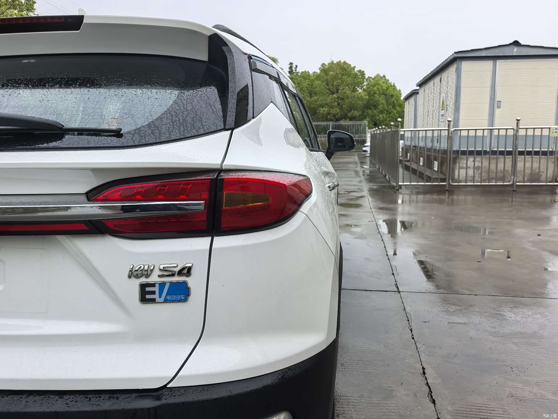 JAC iEVS4, 2019 17