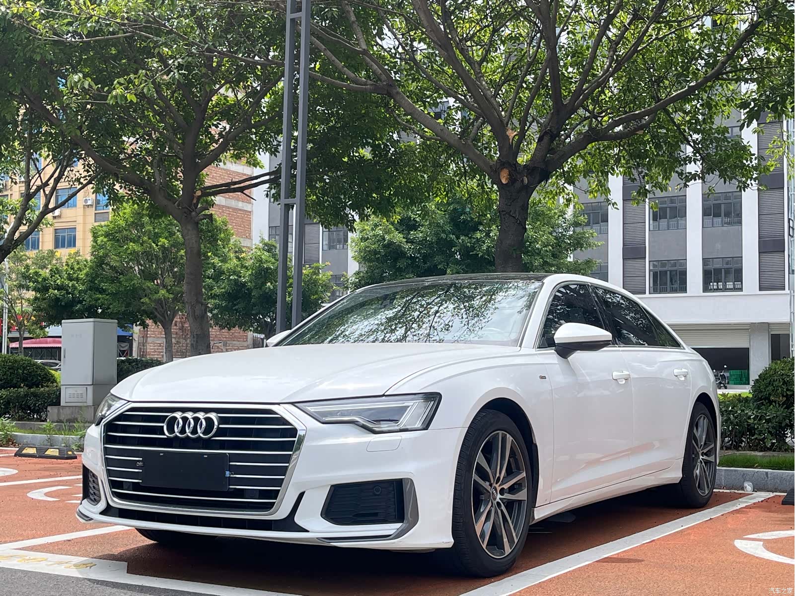 Audi A6L, 2021 1
