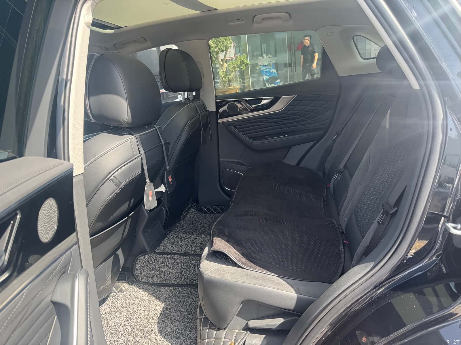 Hongqi HS5, 2022 10