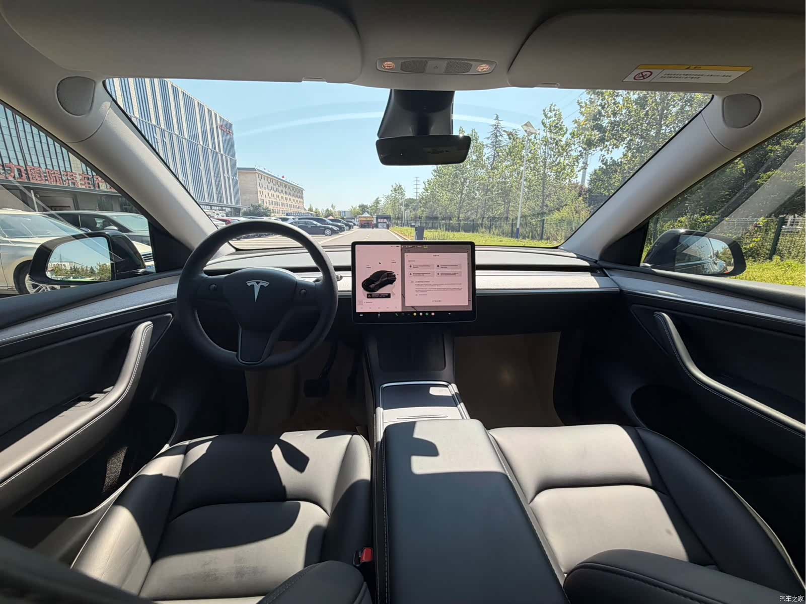 Tesla Model Y, 2023 все фото