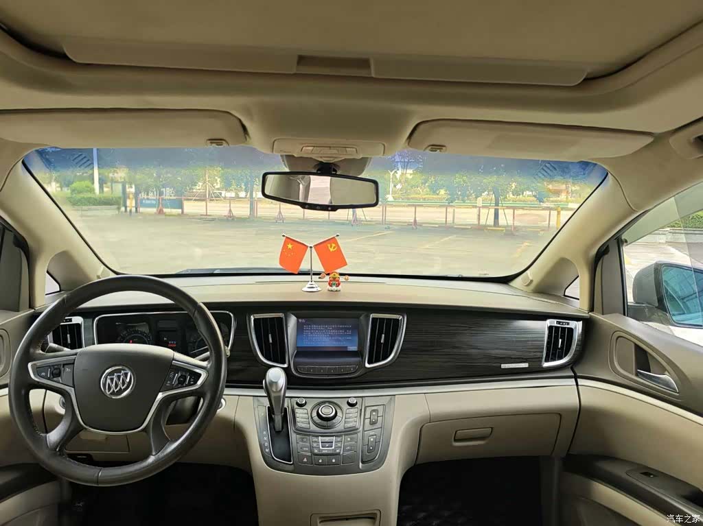 Buick GL8, 2012 7