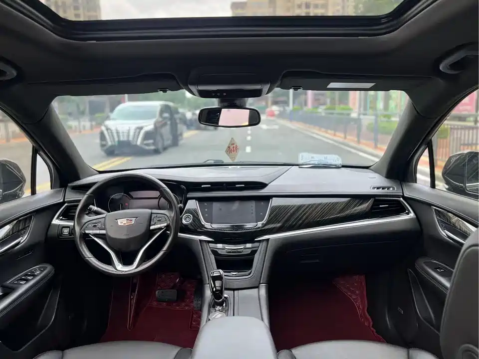 Cadillac XT6